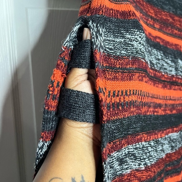 NWT - New Directions Cowl neck sleeveless poncho - Vino Combo - Size Medium - Picture 3 of 5